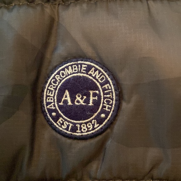 Men’s Large Abercrombie & Fitch Camo Vest - Picture 7 of 8